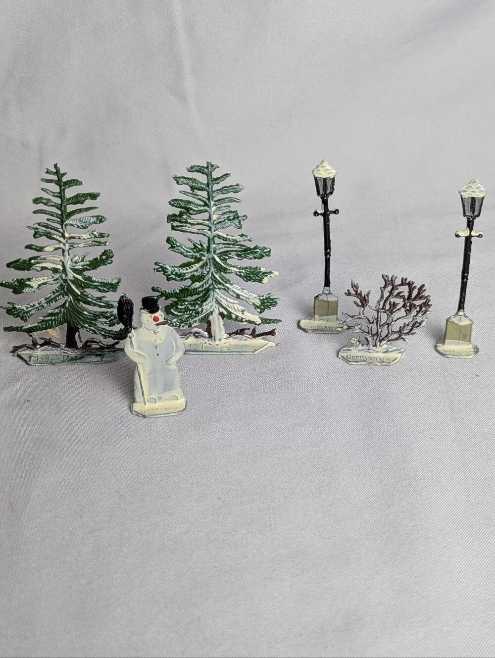 Hans Heinrichsen German Figures Skaters Winter Scene Lead Zinnfiguren Flats